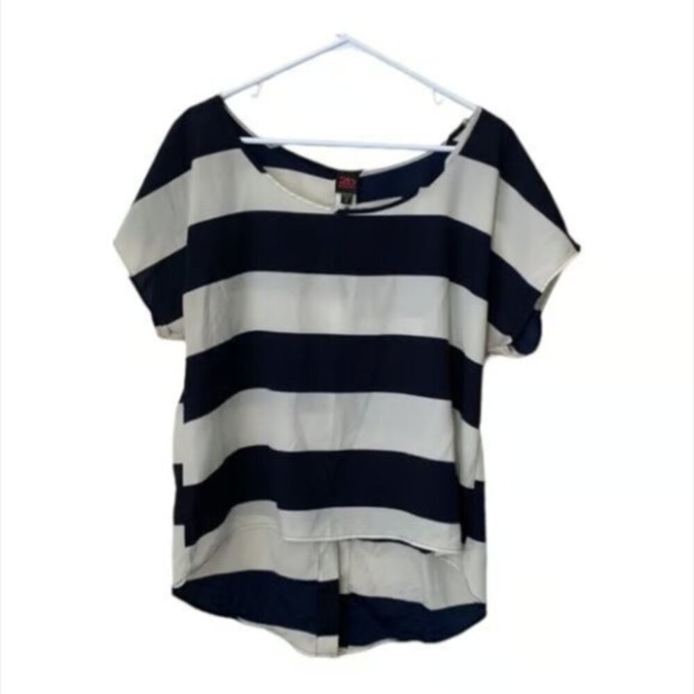 2B BEBE Black White Stripe Blouse Size XL EUC #M-017